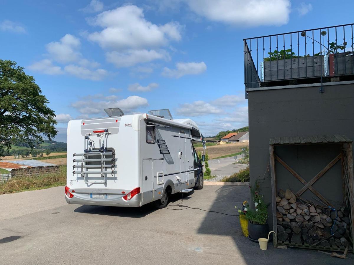 C&C Motorhome/Rv/Caravan/Van Park La Sonnaz Exteriör bild
