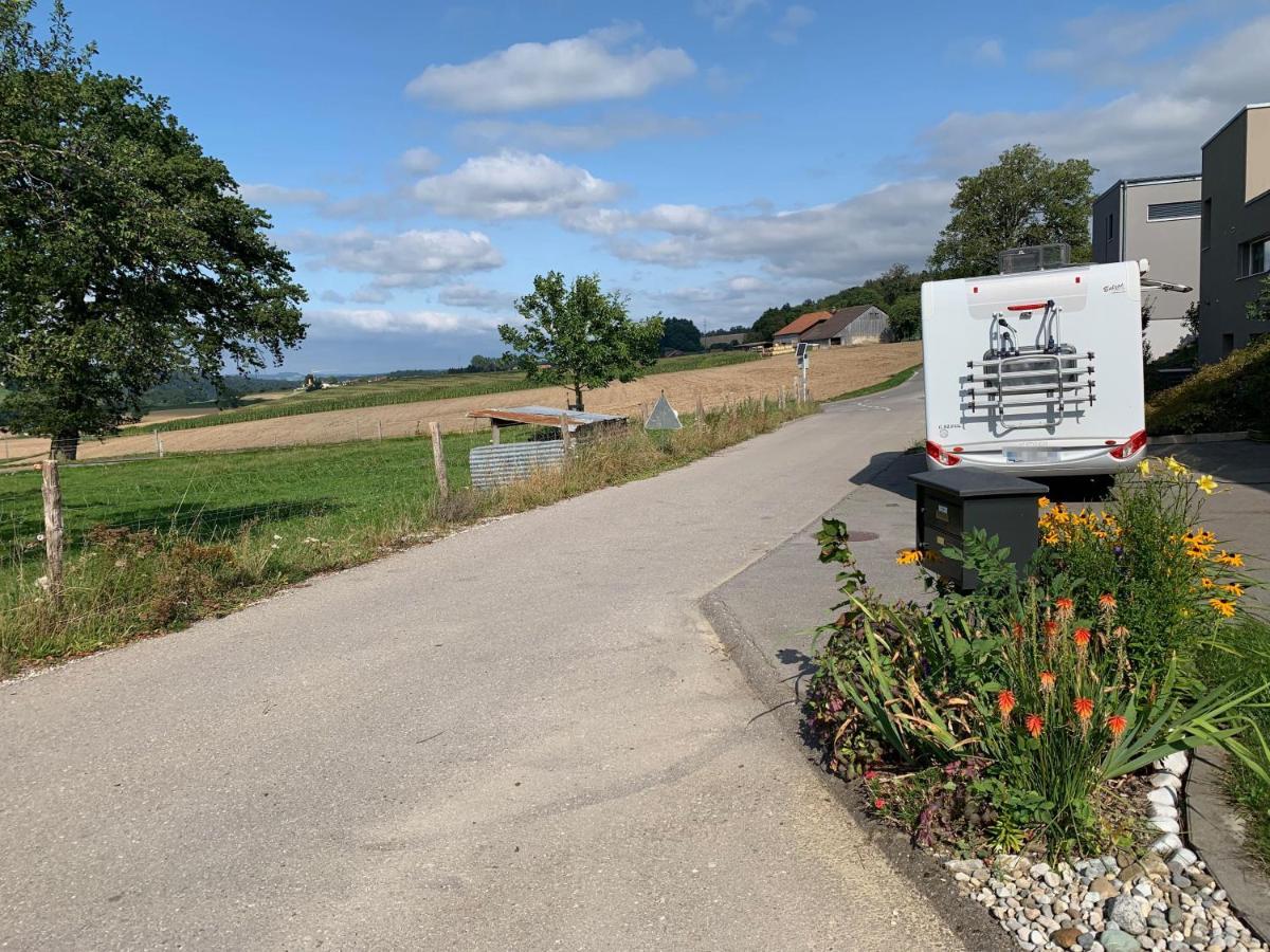 C&C Motorhome/Rv/Caravan/Van Park La Sonnaz Exteriör bild